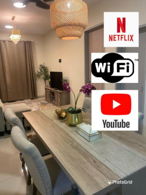 ORKED VANDA, 3 Bedroom apartment, SEAVIEW NETFLIXWIFIYOUTUBE